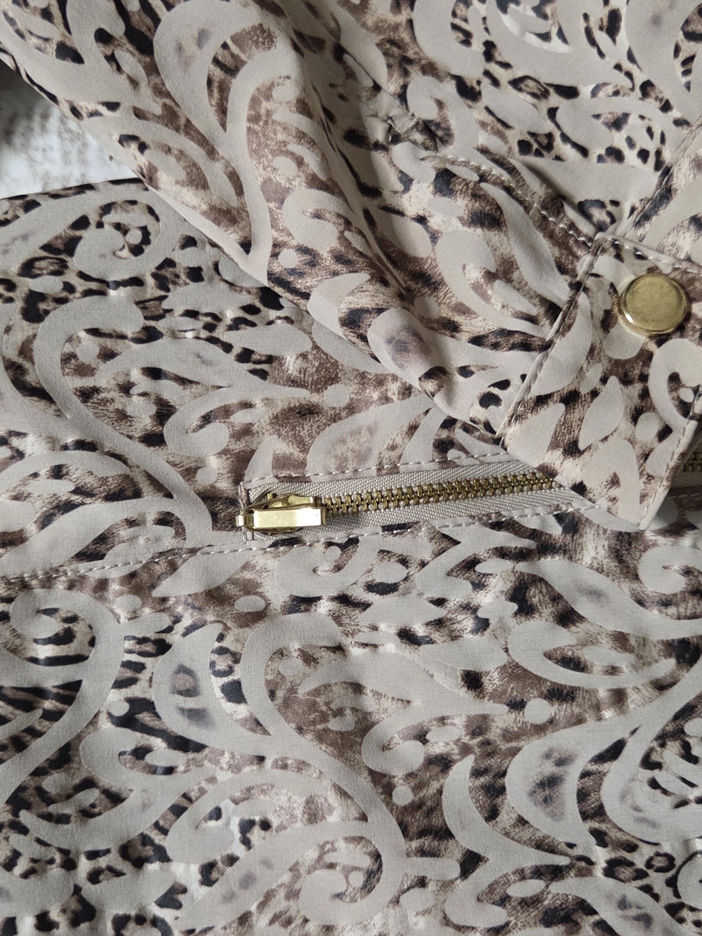 Zenergy By Chico Lightweight Jacket with Gold Hardware - Picture 3 of 8